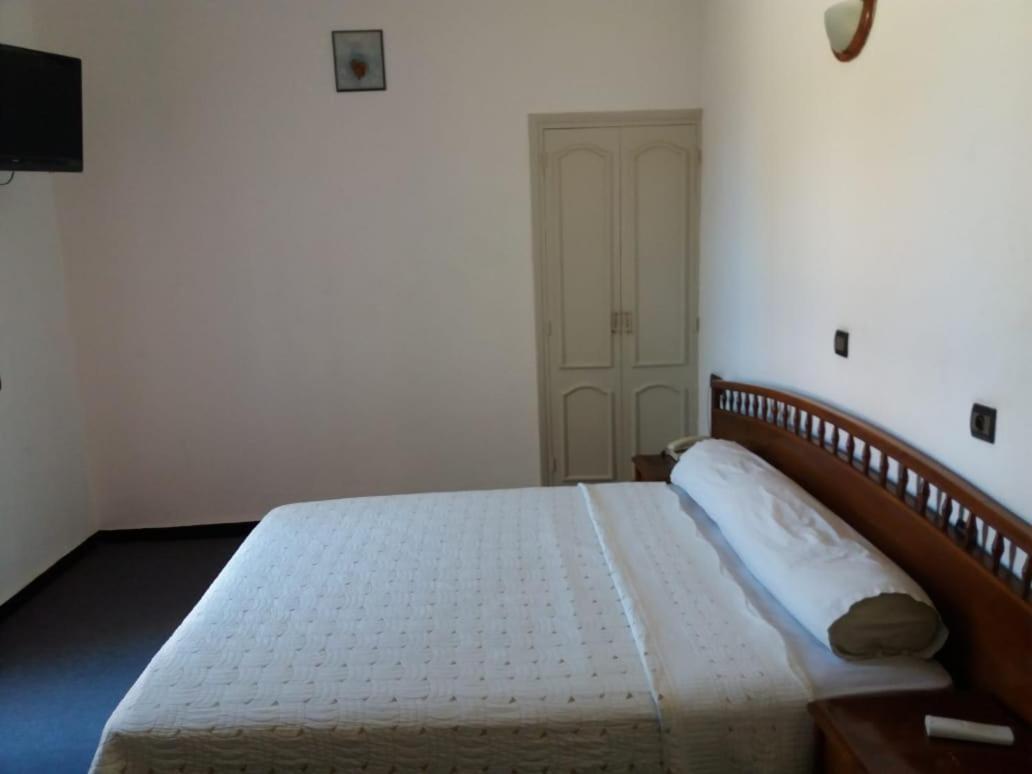Hotel Choumis Haj Messaoud Larache Exterior photo